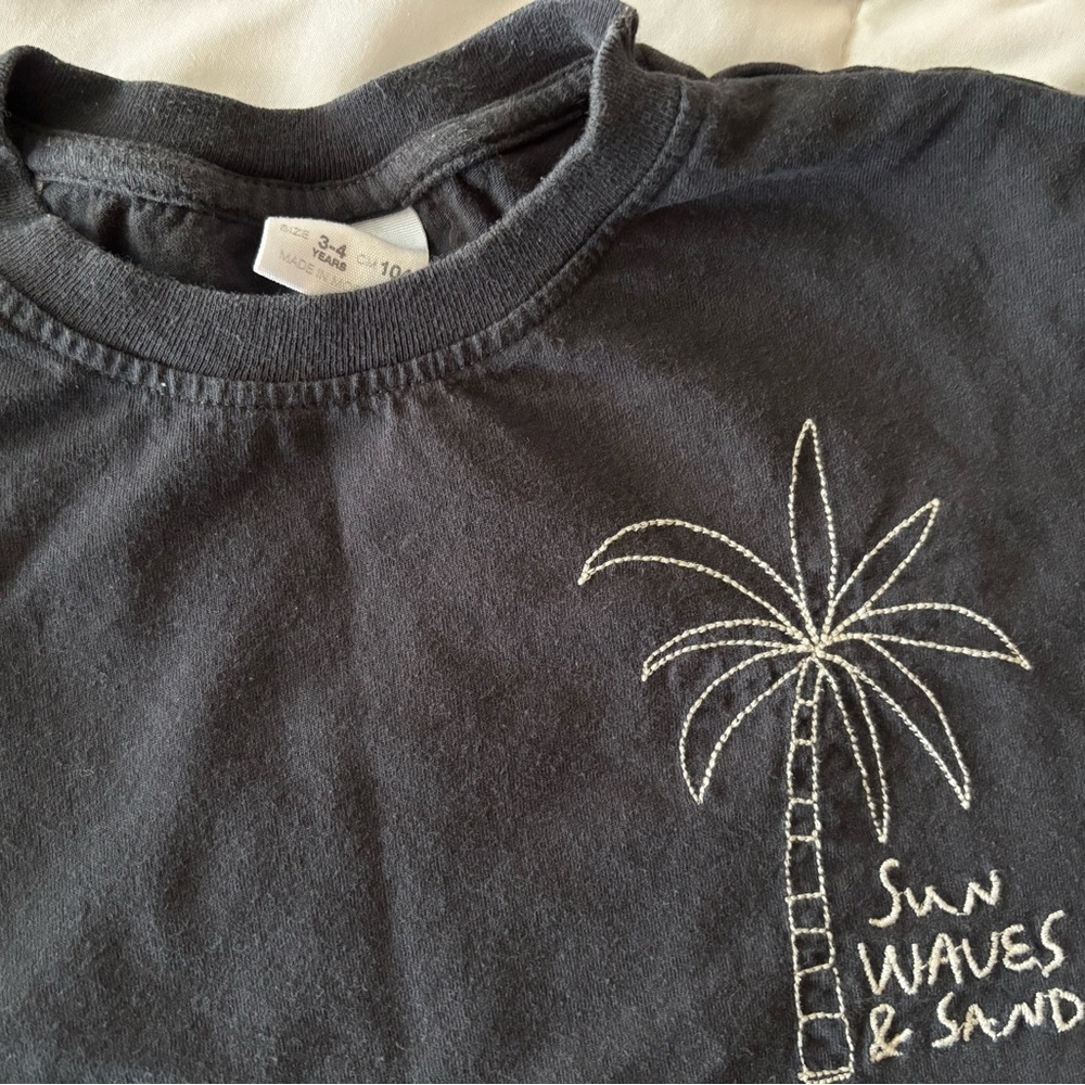 Zara 3-4T Black Kids T-Shirt Sun Waves & Sand Black Kids T-Shirt